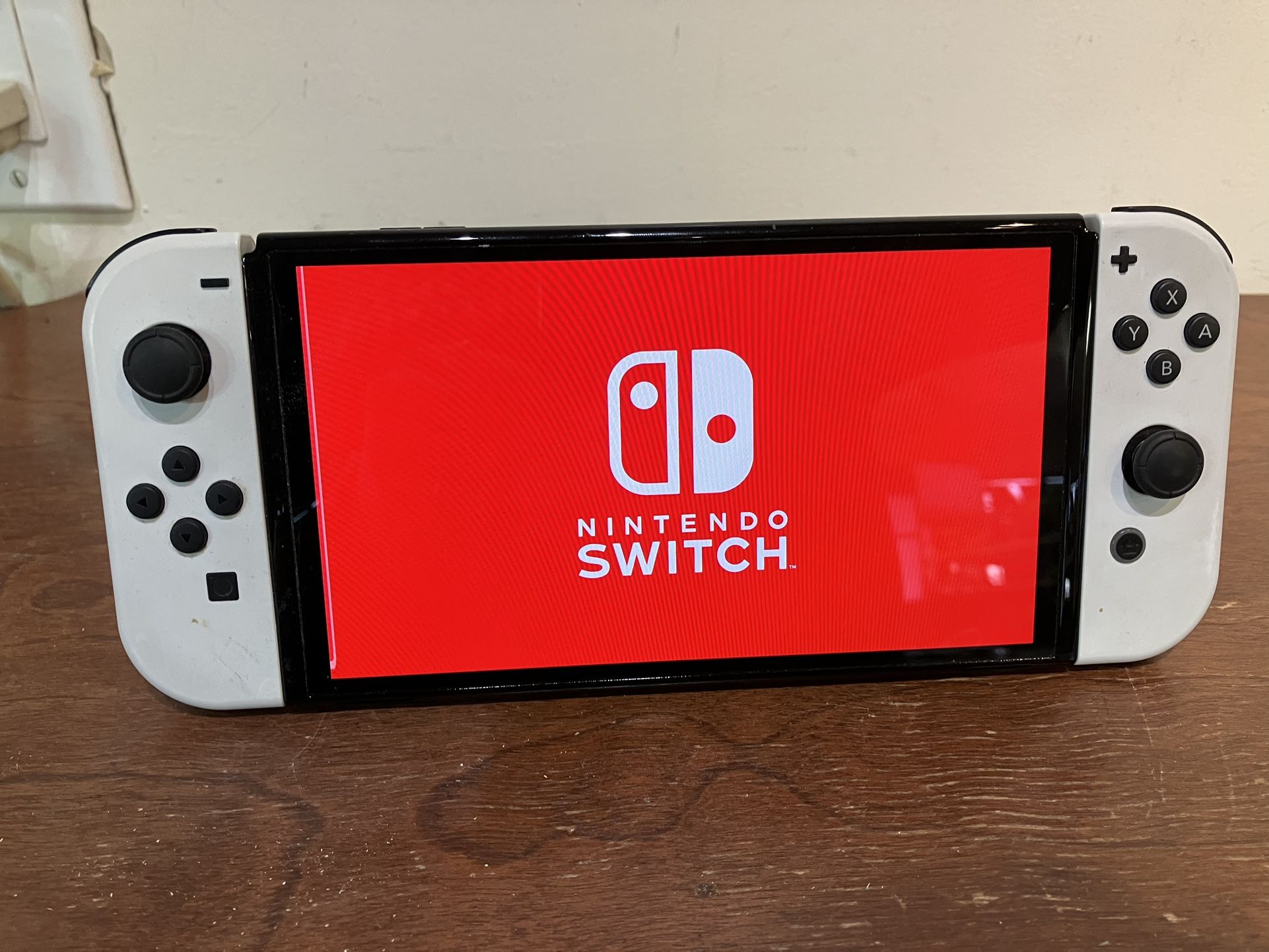 OLED NINTENDO SWITCH 109396-1 JE