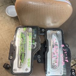 2016-18 gmc Sierra left and right fog light 75$ each