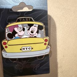 Disney Pin Mickey Minnie NYC New York Times Square Taxi Rare 2010 Cab HTF