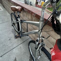 Specialized  expedition sport bicycle aluminum  lightweight  Like new