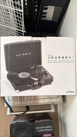 Vinyl record player