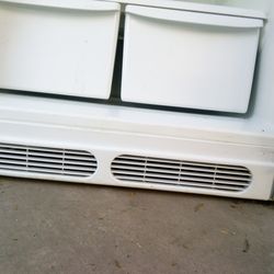 Frigidaire medium size freezer top CLEAN