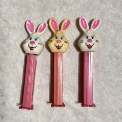 D13 Lot of 3 Vintage Classic Easter Bunny Pez Dispenser 1988