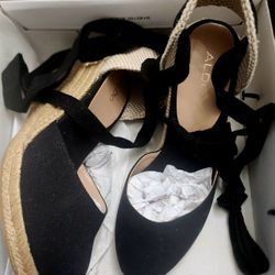 Aldo Wedge Size 8