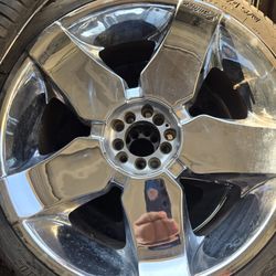 22 universal rims w tires.