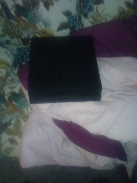 Ps4 With No Cables Or Controller