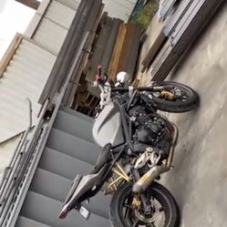 Triumph Street triple