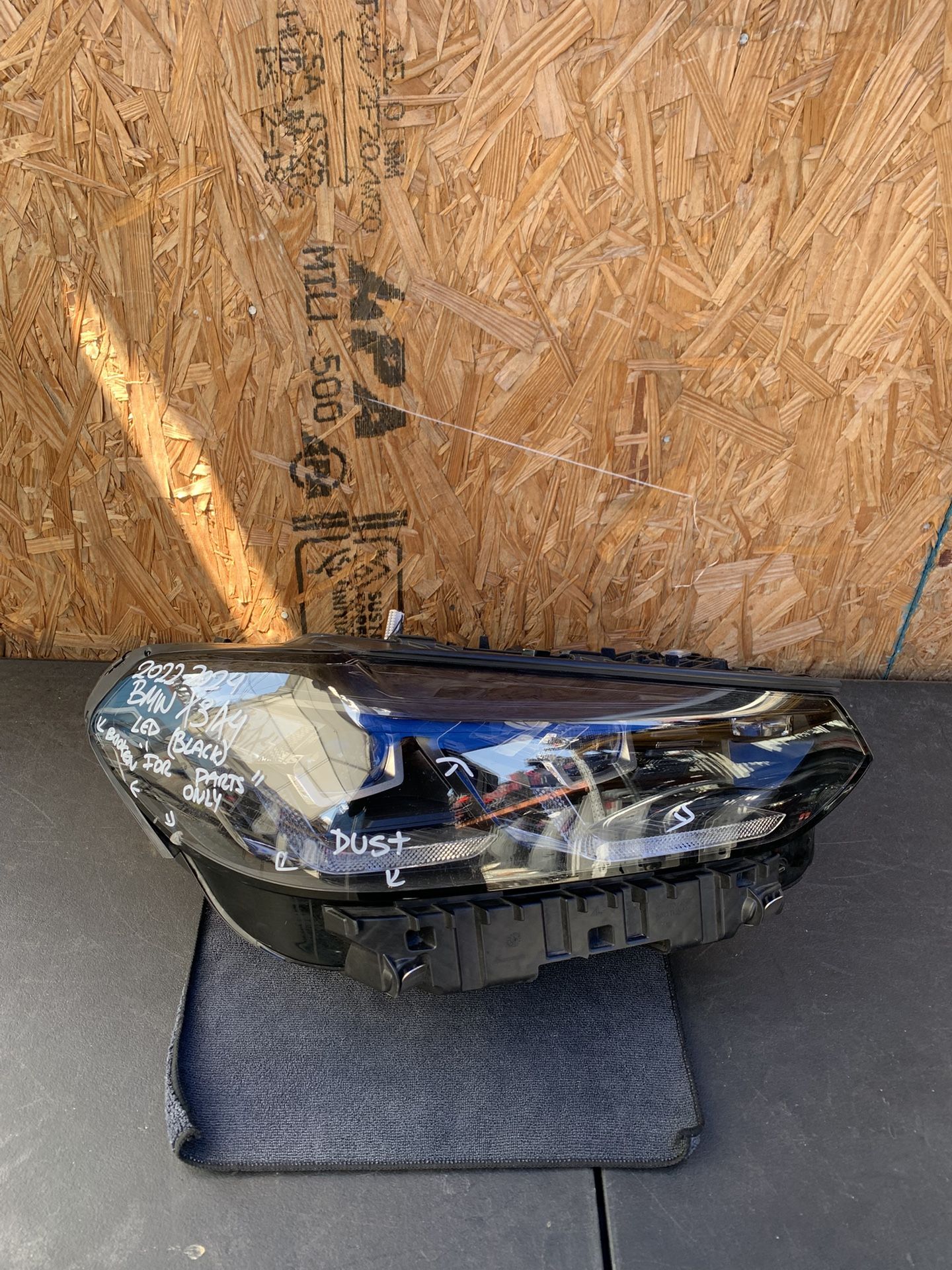 2022 2023 2024 BMW X3/X4 RIGHT SIDE HEADLIGHT LED (FOR PARTS ONLY) OEM USED 