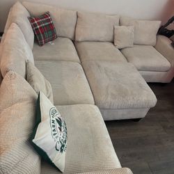 Se Vende Una Sala en Buenas Condiciones 