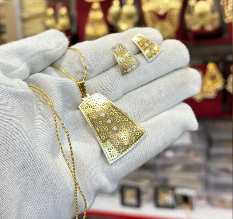 gold plated locket with earrings