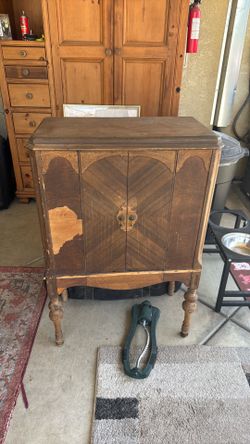 Old antique stereo case