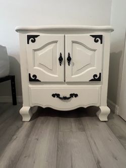 Nightstand (2)
