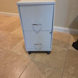 FILE CABINET 