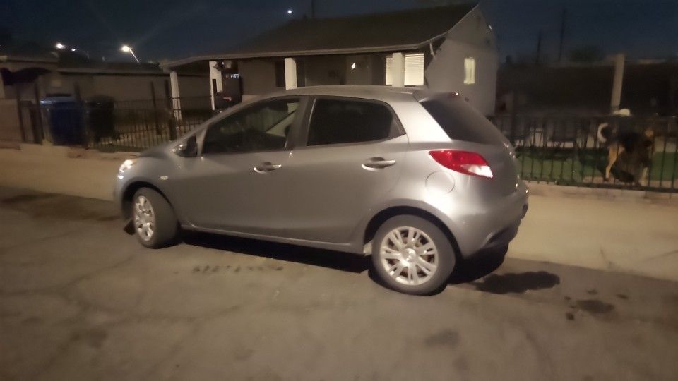 2012 Mazda Mazda2