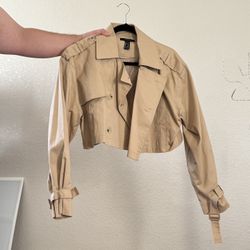 Forever 21 Beige Cropped Trench Jacket – Chic Lightweight Coat 