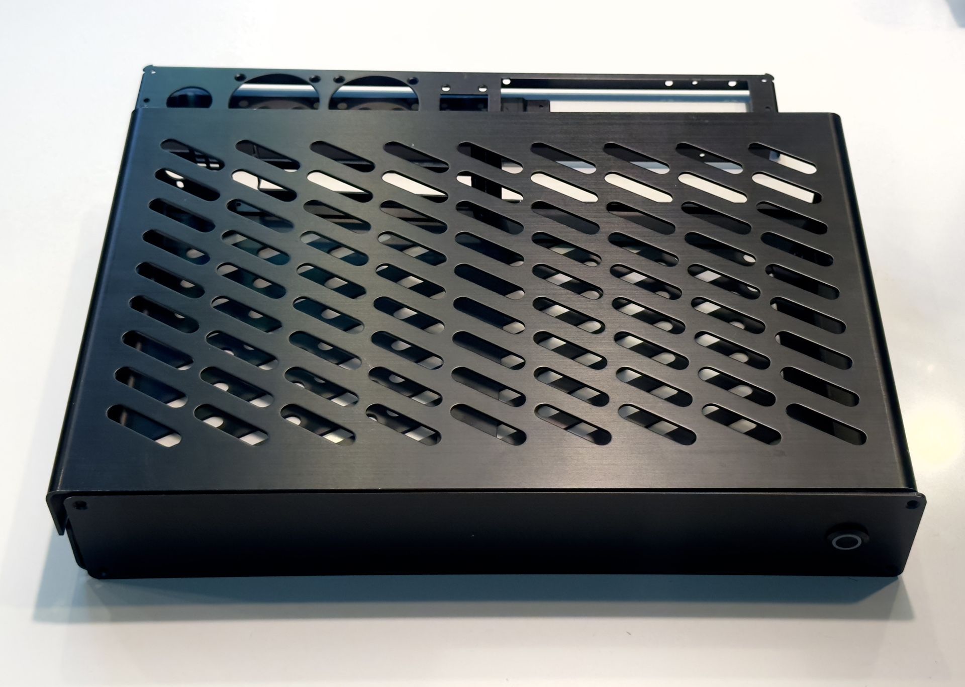 SFF NFC Systems Skyreach Mini 4 PC Case With HDPlex PSU