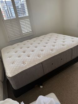 Bed full size