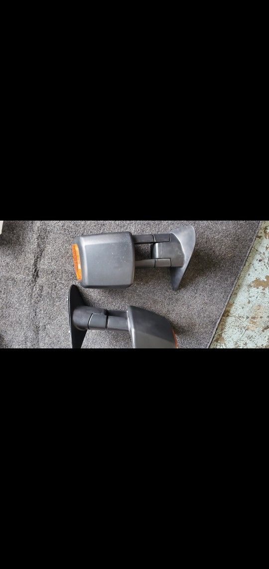 Towing Mirrors Heated LED Signal Lights
07/13 Tundra