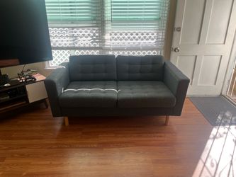 Loveseat - Excellent Condition
