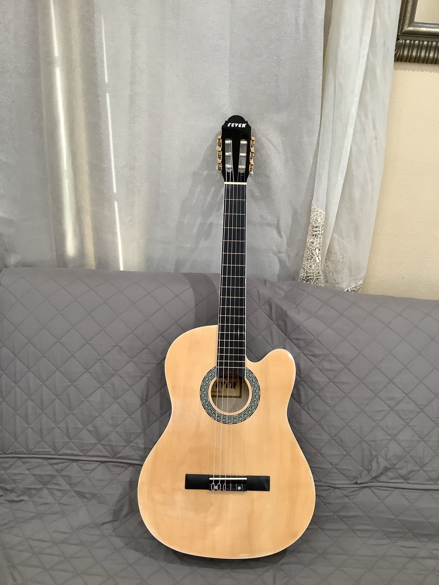 Fever Classic Acoustic Guitar 
