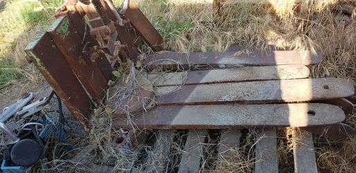 Forklift forks 16" frame 150$