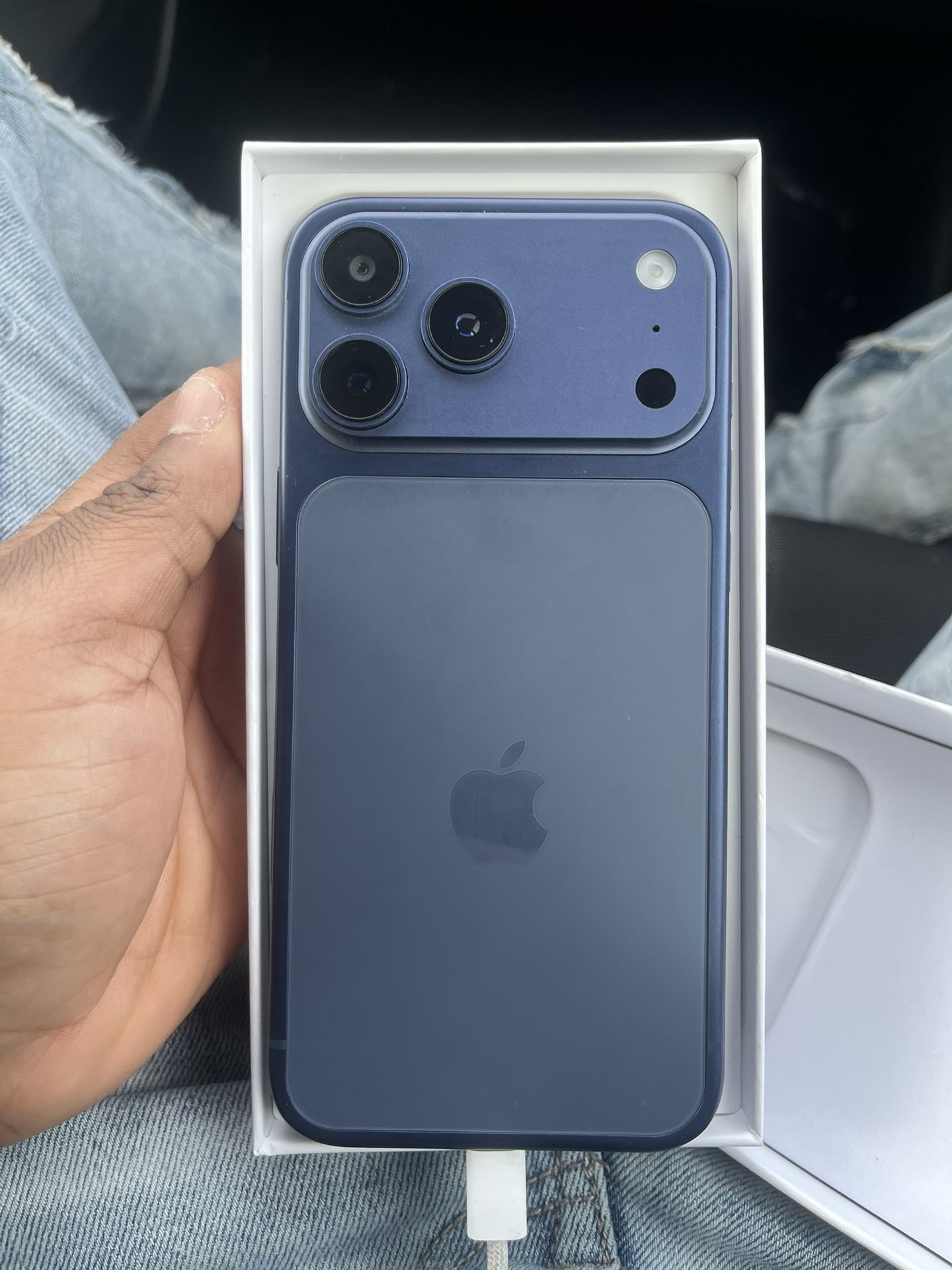 iPhone 17 Pro Max ( Blue) 