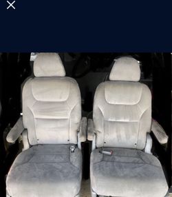 2007 Honda Odyssey Middle Row Seats Good Condition 99$ Obo