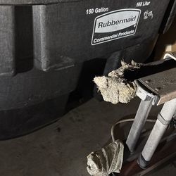 Rubbermaid 150 Gallon Stock Tank