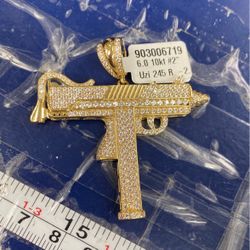 10k Uzi Gun Charm Cubic Zirconia 