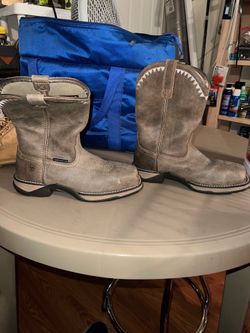 Ariat Boots  Newish Used
