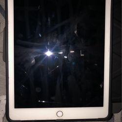 iPad (Needs Deactivation)