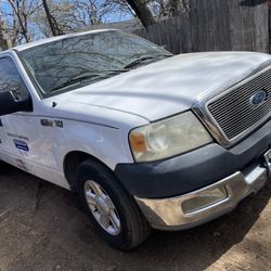 2004 Ford F150 5.4 2wd SELLING PARTS ONLY 