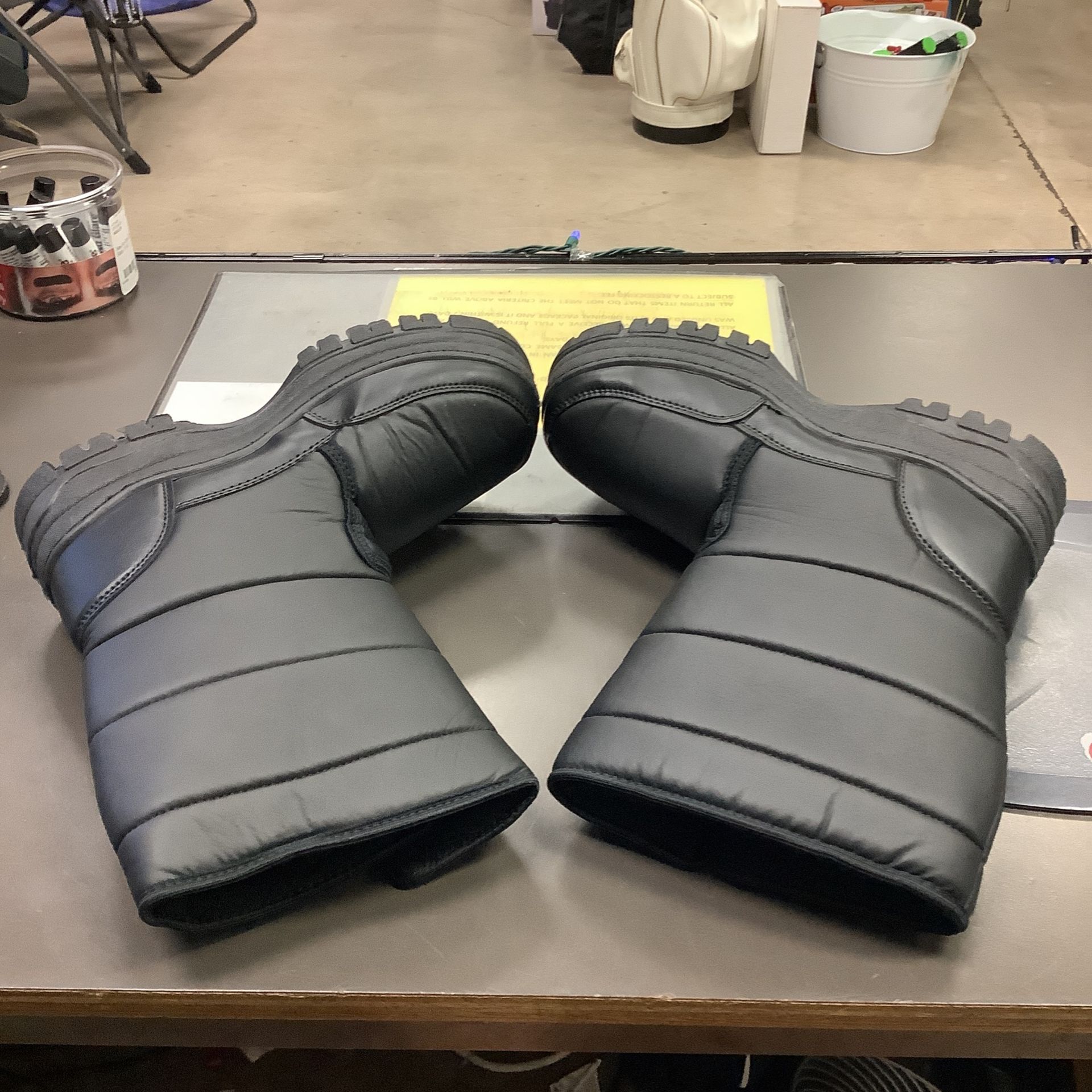 New WFS Men’s Snow Jogger Boots Size 9 SKU 556795 for Sale in Phoenix, AZ OfferUp