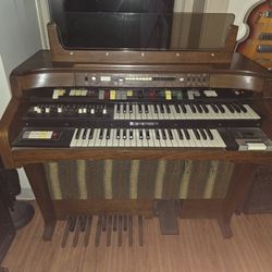Hammond T524C ORGAN