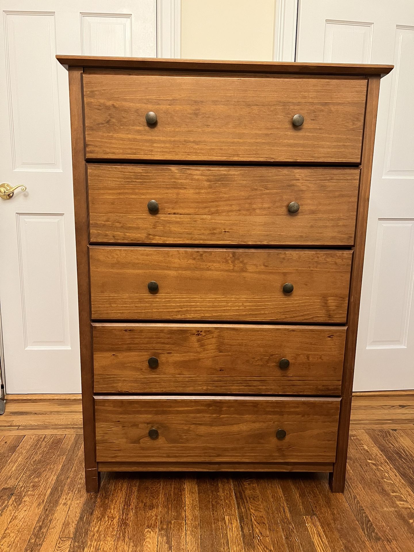 Shaker 5-drawer Chest (Grainwood Furniture) Walnut