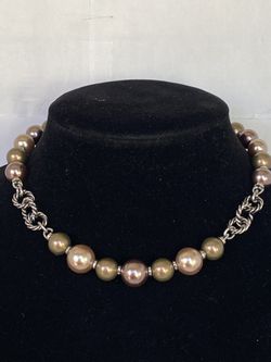 Vintage Pearls With Silver Plated Hardware Design 