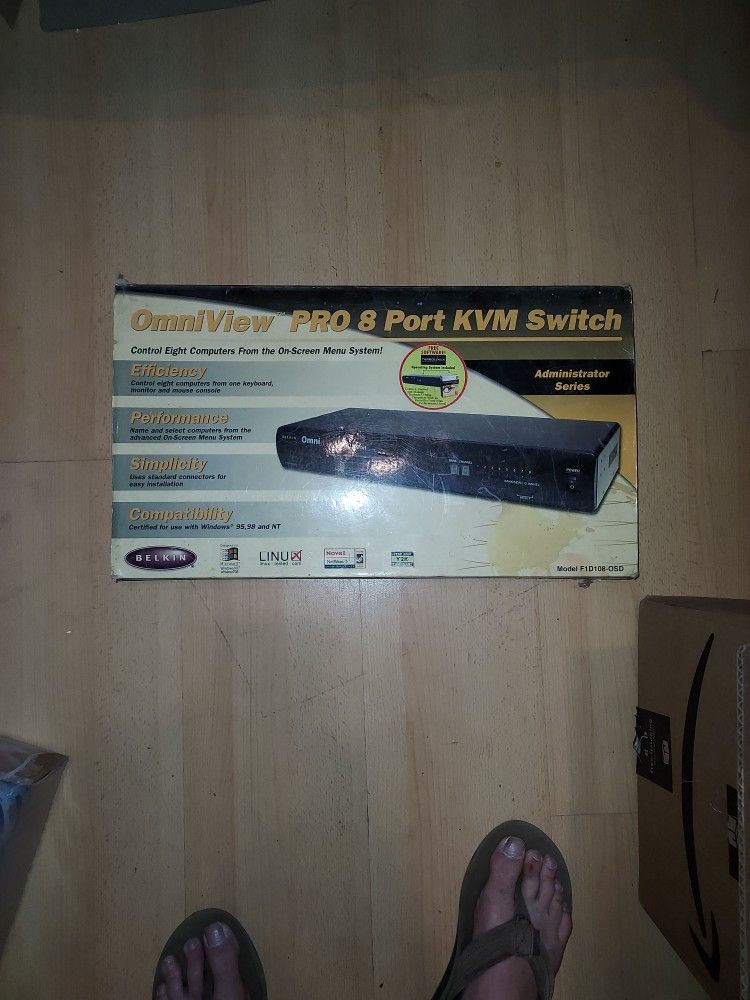Omniview PRO 8 Port KVM Switch