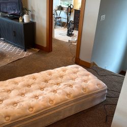 Twin Mattress Perfect Condition 