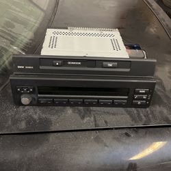 BMW E39 STOCK RADIO