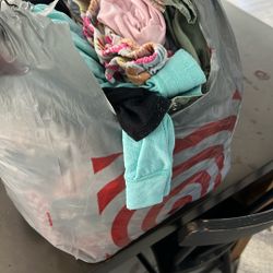 Free Big Bag Of Toddlers 5t And Maybe Like 2 Pieces Of 4T