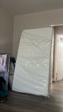 Full size bed