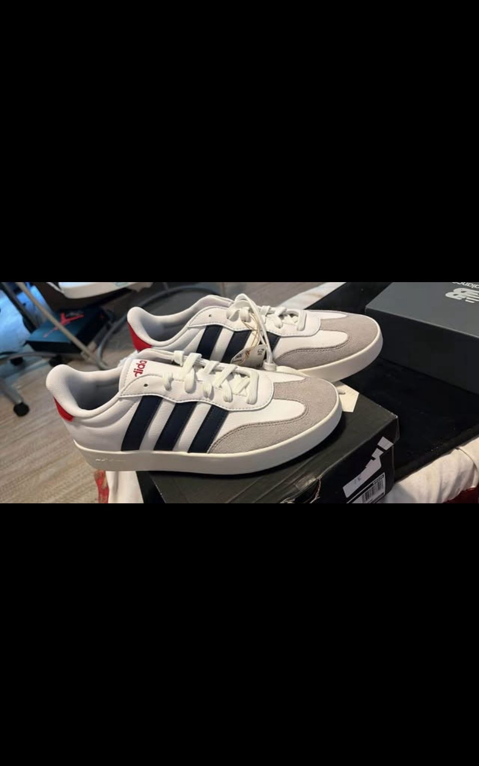 New Men Adidas 9.5