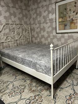 Full Size Bed 