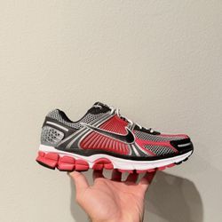 Nike Vomero 5 Men’s Size 9.5 (NEW)