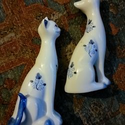 Andrea by Sadek Blue & White Porcelain Cat Figurines Blue Flowers / Set of 2