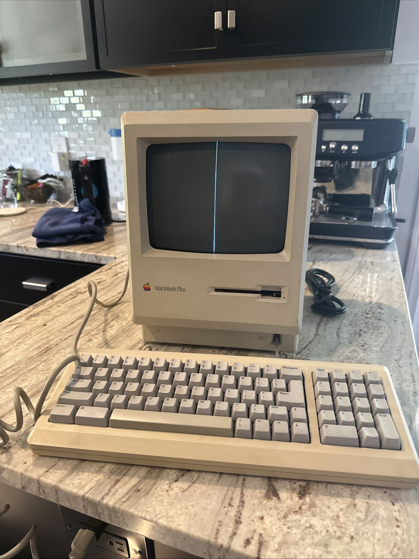 macintosh plus 1mb m0001a with Keyboard And Two Mice