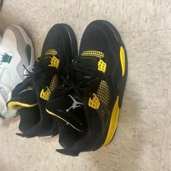 Thunders Jordan Retro 4