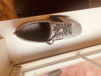 9.5G ie 10.5US(Worn twice) Authentic