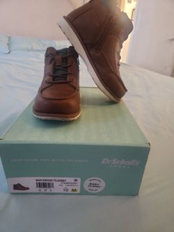 Boys boots size 10