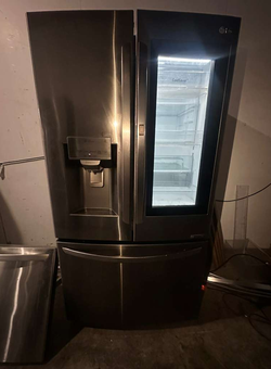 LG French Door Fridge w/ InstaView + Ice/Water – Black Stainless